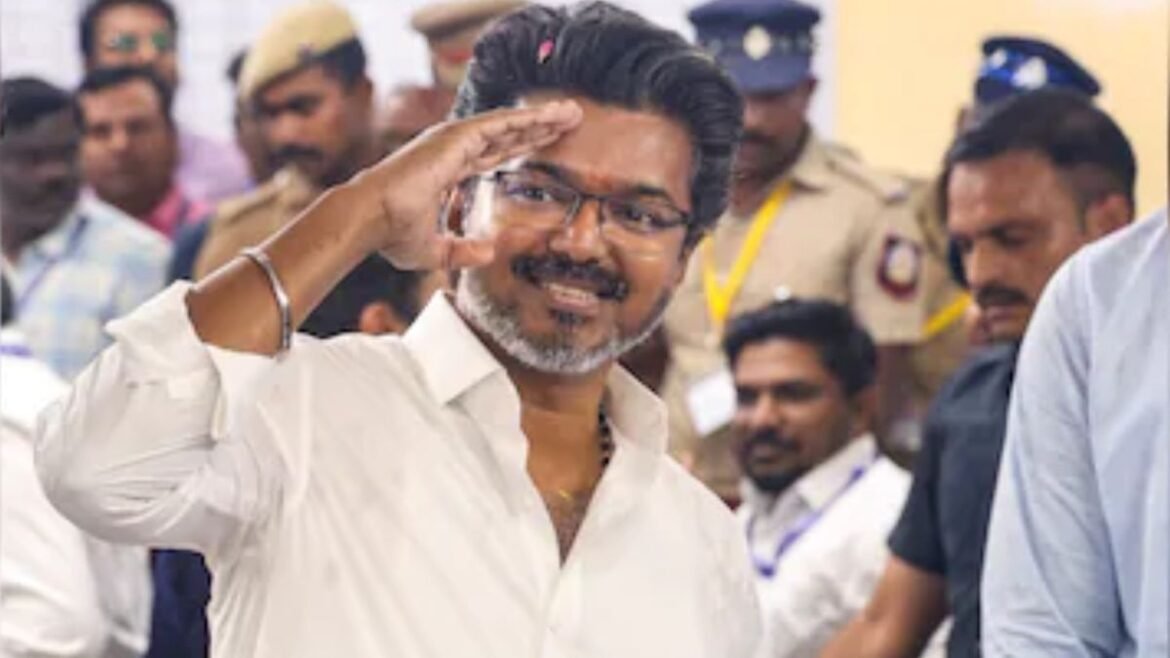 "విజయ్ అనే నేను"కి లైన్ క్లియర్ .. VCK నుంచి సపోర్ట్ లెటర్ వచ్చేసిందోచ్ !! | తమిళ వెట్రి కజగం (TVK) అధినేత విజయ్‌కి vck పార్టీ నుండి మద్దతు లేఖ వచ్చింది మరియు ప్రమాణ స్వీకారానికి సర్వం సిద్ధమైంది.
