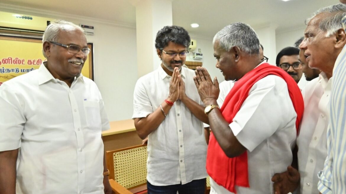 విజయ్ సర్కార్ కు మద్దతు ఉపసంహరణ ? సీపీఎం అల్టిమేటం..! | ఎఐఎడిఎంకెను చేర్చుకుంటే విజయ్ కూటమి నుండి మద్దతు తీసుకుంటామని సిపిఎం బెదిరిస్తుంది, బలమైన హెచ్చరిక జారీ చేసింది
