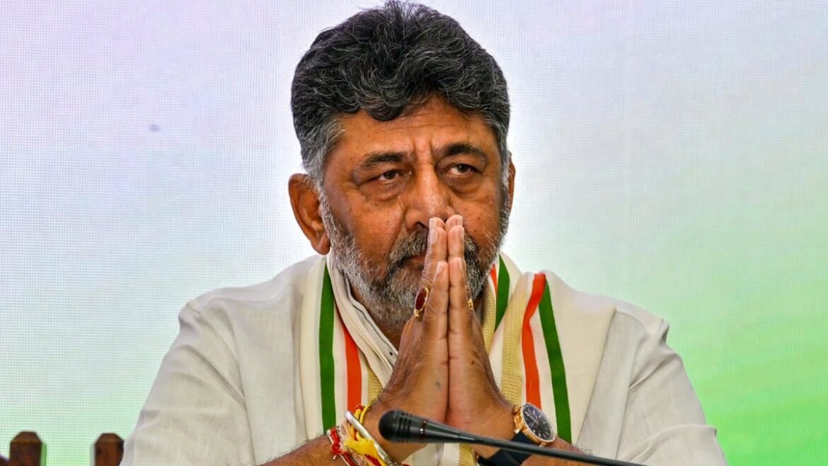 కర్ణాటక నూతన కేబినెట్ ఇదే: సిద్ధరామయ్య తనయుడికి కీలక పదవి | కేబినెట్ ఏర్పాటు జరుగుతోంది: ఈరోజు కర్ణాటక రాజకీయాలను పునర్నిర్మించడంలో డీకే శివకుమార్‌తో కలిసి 13 మంది మంత్రులు
