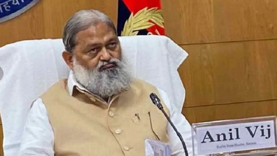 కాక్రోచ్ జనతా పార్టీపై బీజేపీ మంత్రి సంచలన వ్యాఖ్యలు.. చెప్పుతో నలిపి వేస్తారంటూ !! | నీట్ పేపర్ లీక్‌పై ఢిల్లీలో జరిగిన సిజెపి నిరసనపై హర్యానాకు చెందిన బిజెపి మంత్రి అనిల్ విజ్ స్పందించారు మంత్రి రాజీనామా డిమాండ్
