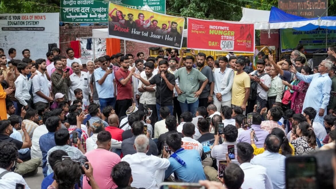 Day 16 Of CJP Protest: అభిజిత్ దిప్కే కీలక పిలుపు.. అందరూ రావాలంటూ..! | అభిజిత్దీప్కే మహారాష్ట్రలో మేజర్ మార్చ్‌ను ప్రకటించింది, విద్యార్థులు మరియు యువత మహారాష్ట్ర మార్చ్‌లో చేరాలని కోరారు
