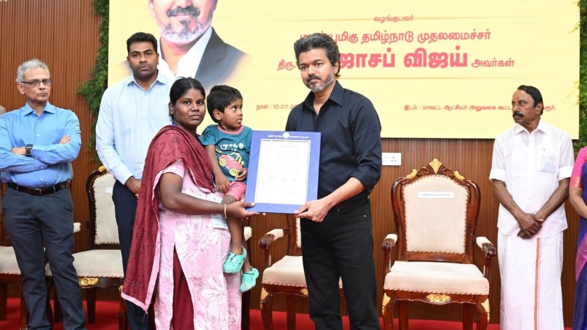కరూర్ బాధితులకు అండగా సీఎం విజయ్.. మాట నిలబెట్టుకొని ఉద్యోగాలు !! | సీఎం విజయ్ కరూర్ బాధితులకు అండగా ఉంటూ 31 మందికి ప్రభుత్వ ఉద్యోగాలు ఇప్పిస్తామన్నారు

