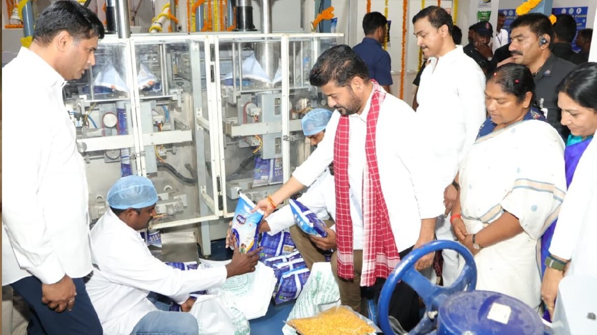 కోటి మంది ఆడబిడ్డలను కోటీశ్వరులను చేయడమే లక్ష్యం - సీఎం రేవంత్ | తెలంగాణ ఫుడ్స్‌లో బాలామృతం కొత్త ప్లాంట్ ప్రారంభోత్సవ కార్యక్రమంలో cm revanth వ్యాఖ్యలు
