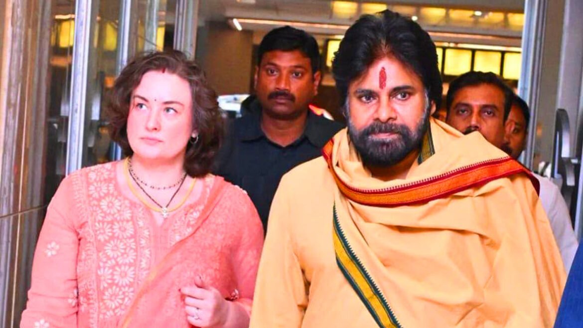 ముంబైకి పవన్ కల్యాణ్, సర్జరీ - పార్టీ నేతలకు దిశా నిర్దేశం..!! | ఉపముఖ్యమంత్రి పవన్ కళ్యాణ్ రెండు భుజాలలో కండరాలు దెబ్బతిన్నందుకు శస్త్రచికిత్స చేయించుకున్నారు, వివరాలు ఇక్కడ ఉన్నాయి
