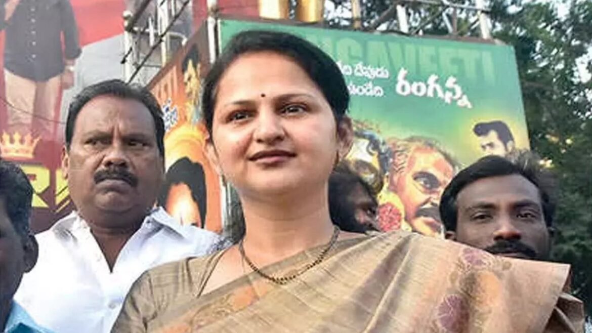 వంగవీటి రంగా కుమార్తె ఆ పార్టీలోకి ఎంట్రీ ఫిక్స్..!? | వంగవీటి ఆశాకిరణ్ జనసేనలో చేరనున్నారా? పొలిటికల్ బజ్ జోరందుకుంది, వివరాలు ఇక్కడ ఉన్నాయి
