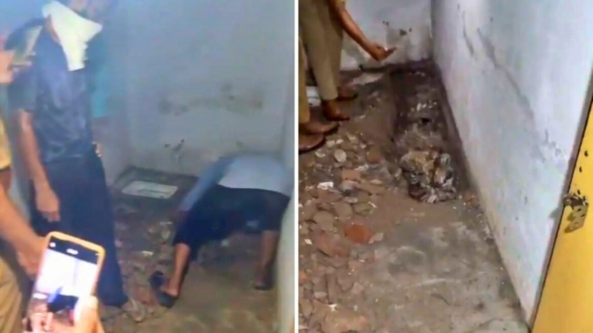 షాకింగ్ వీడియో: భర్తను చంపి బాత్ రూమ్ లో పాతిపెట్టి..! | ఆగ్రా హర్రర్: భర్తను హత్య చేసి బాత్‌రూమ్‌లో శవాన్ని పూడ్చిపెట్టిన భార్య షాకింగ్ ఘటన భర్తను హత్య చేసింది.
